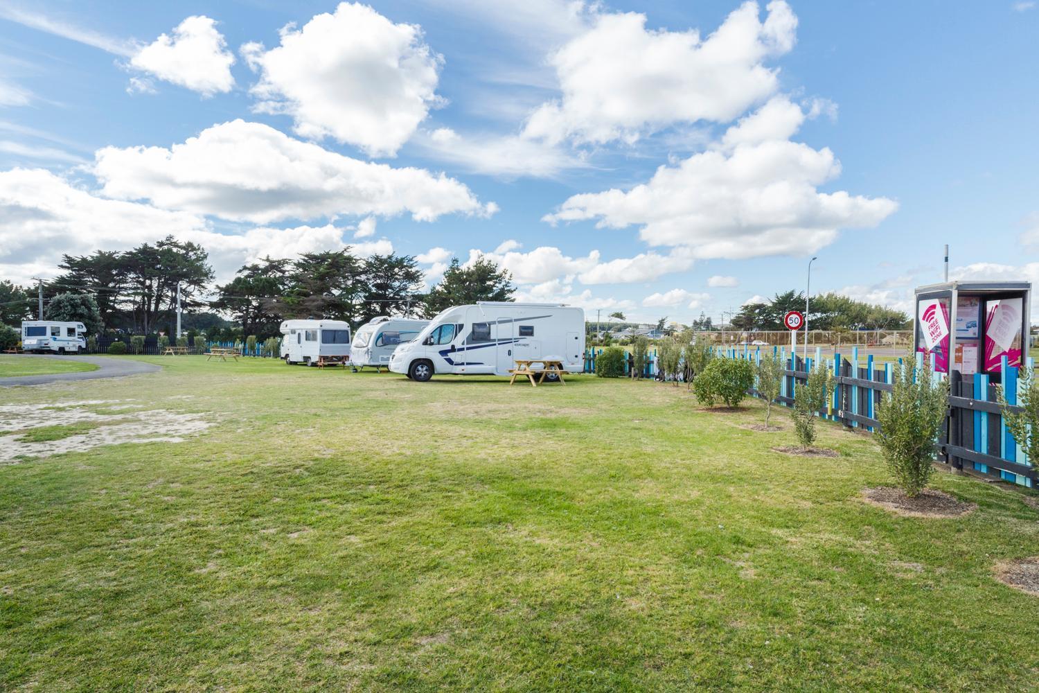 Foxton Beach TOP 10 Holiday Park Exterior foto
