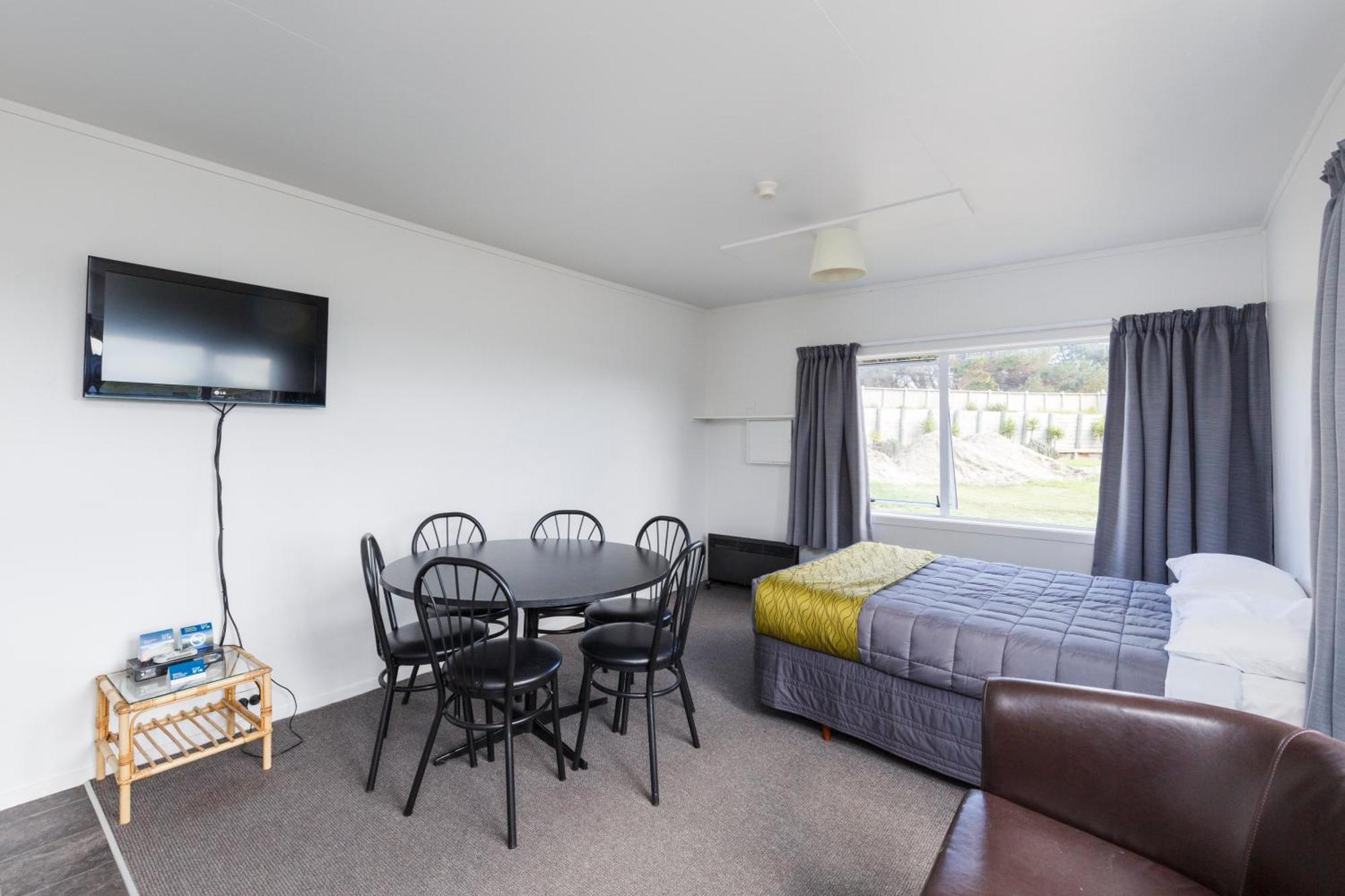 Foxton Beach TOP 10 Holiday Park Exterior foto