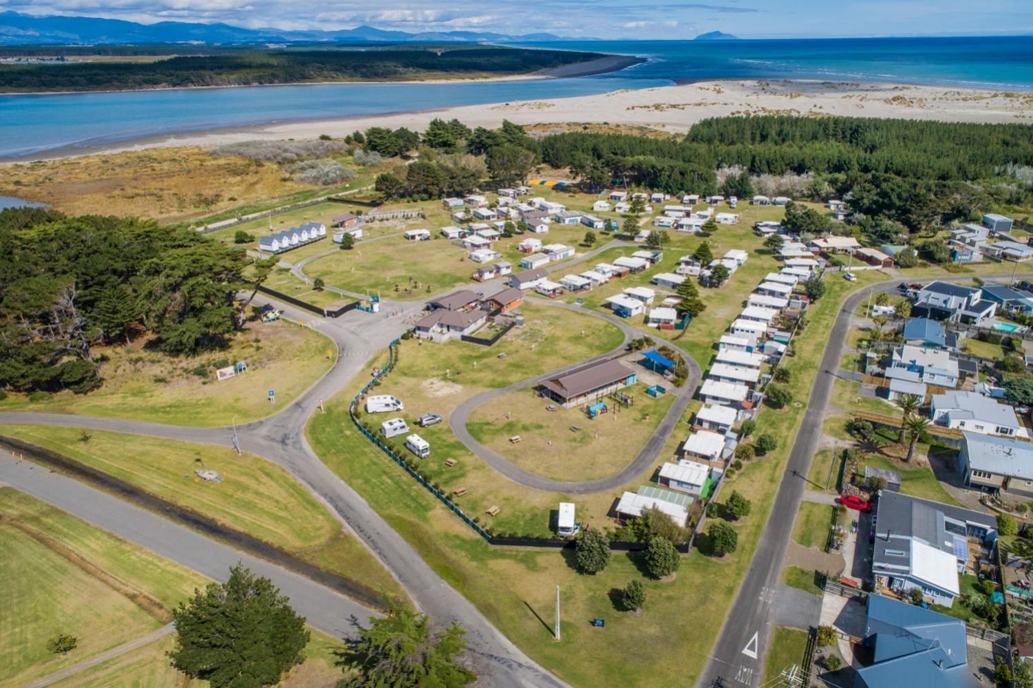 Foxton Beach TOP 10 Holiday Park Exterior foto