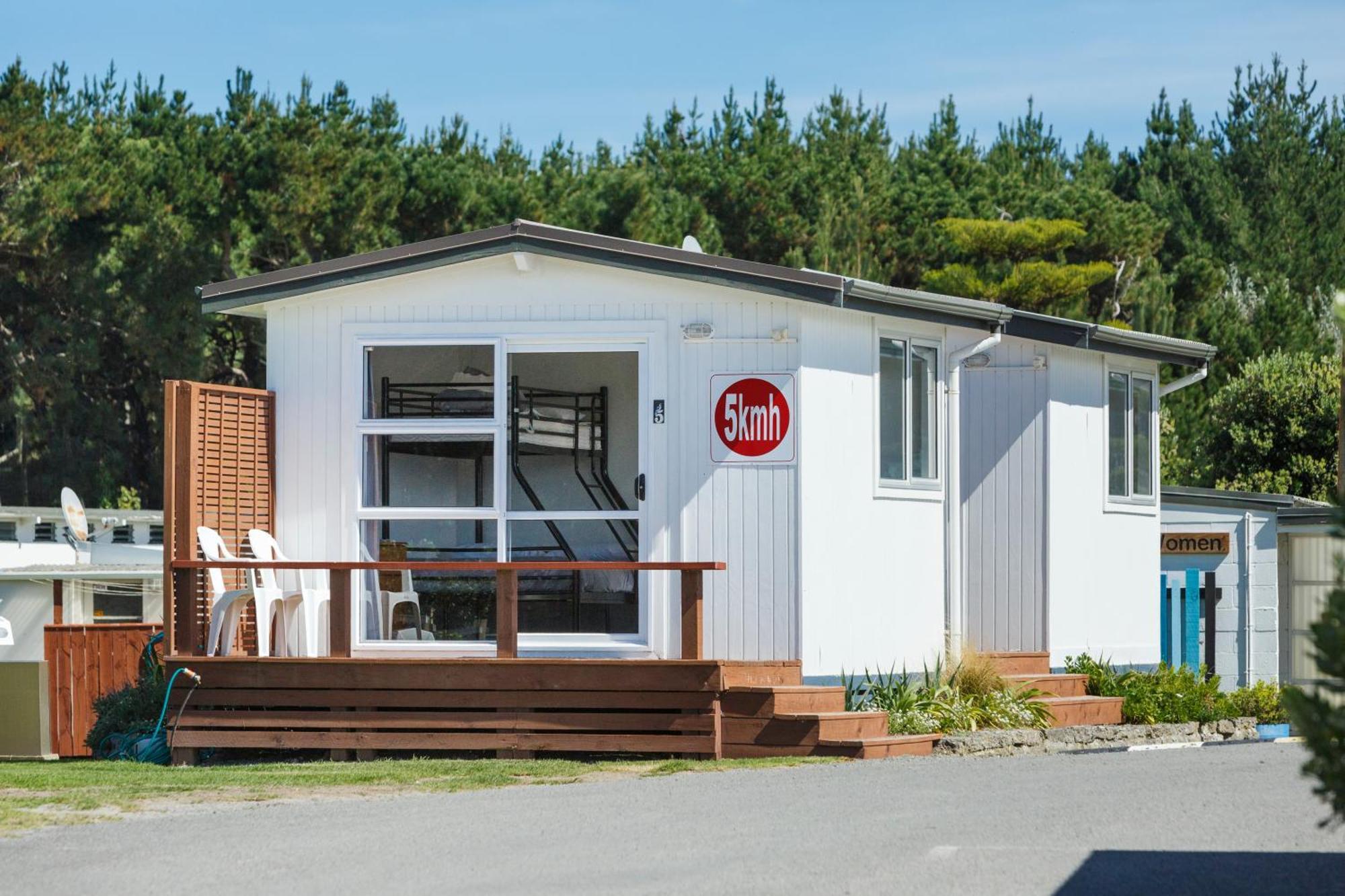 Foxton Beach TOP 10 Holiday Park Exterior foto